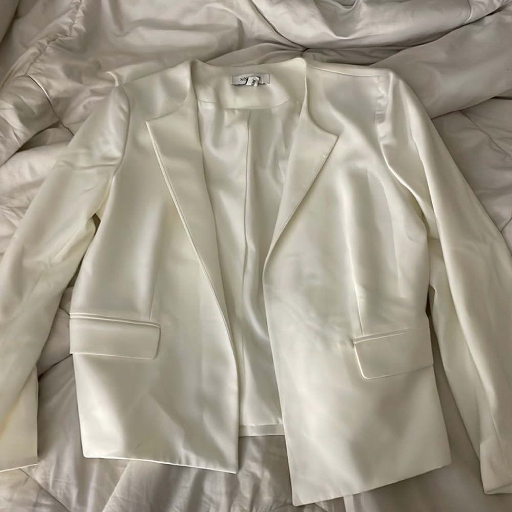 a white nine west jacket